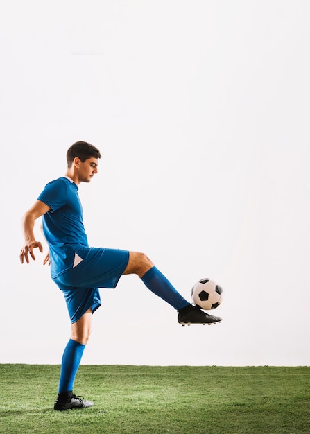 卡西怒斥FIFA美好奖项因不公正沦为笑柄令人失望